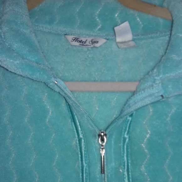Lush turquoise Robe - Picture 2 of 4